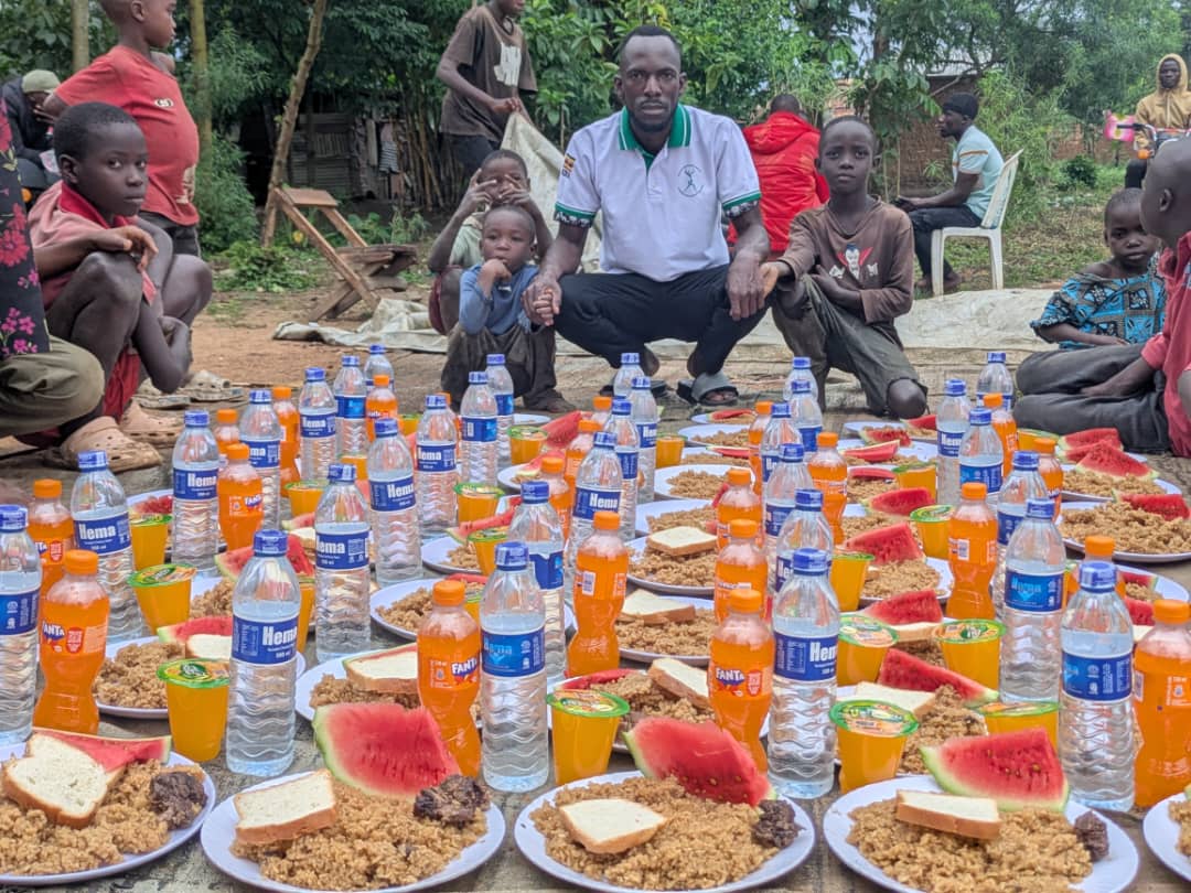 Feeding children at the ministry